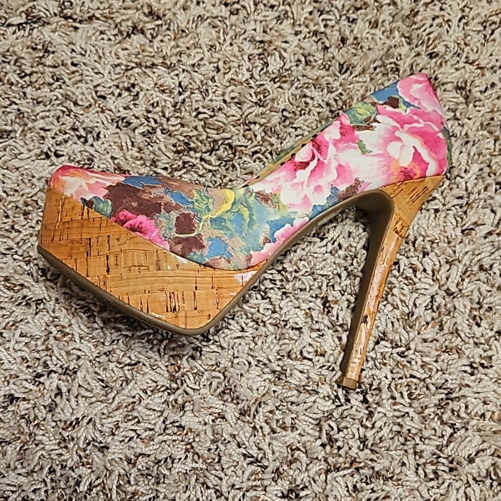 Jessica Simpson Floral Platform Heels - Picture 5 of 12
